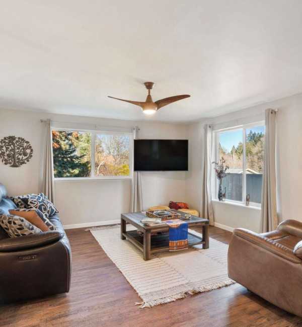 Spacious Retreat with Hot Tub, Patio, & King Bed